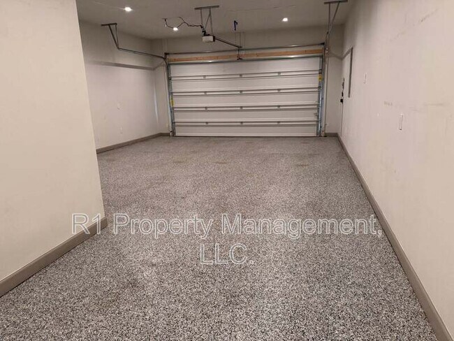 Building Photo - 1551 Corta Corona