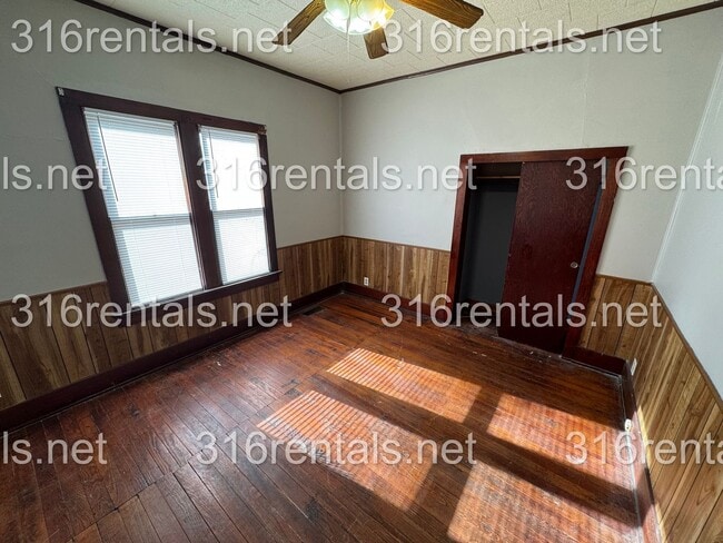 Building Photo - $950 - 3 bed 1 bath - Single Family Home