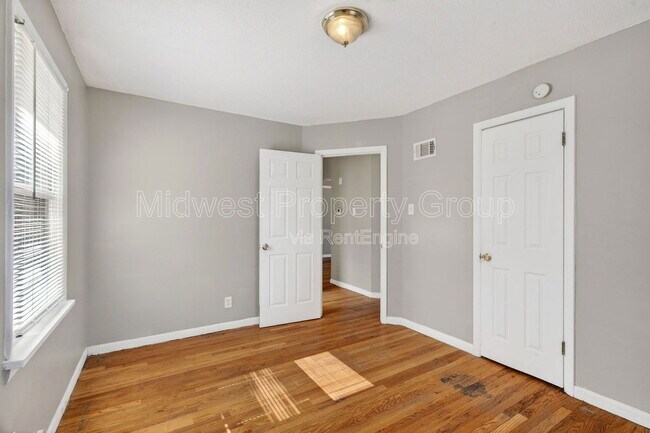 Building Photo - 8280 Frost Ave