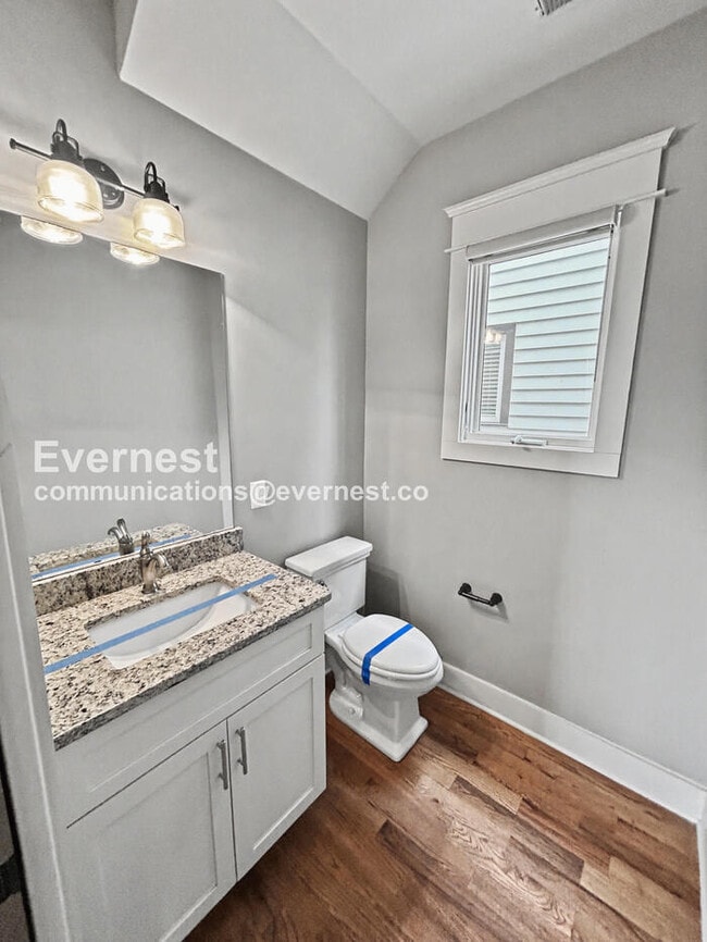 Building Photo - 902 Cheatham Pl