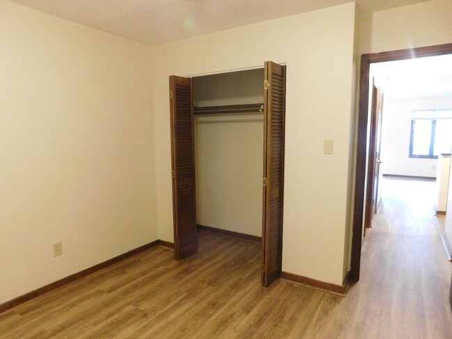 Building Photo - 1527 College Way