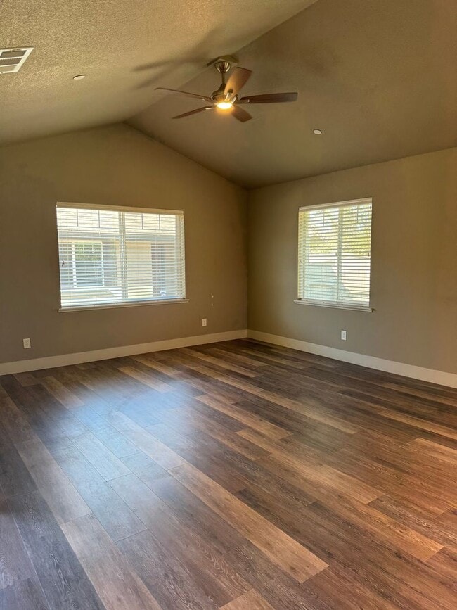 Building Photo - Sacramento St