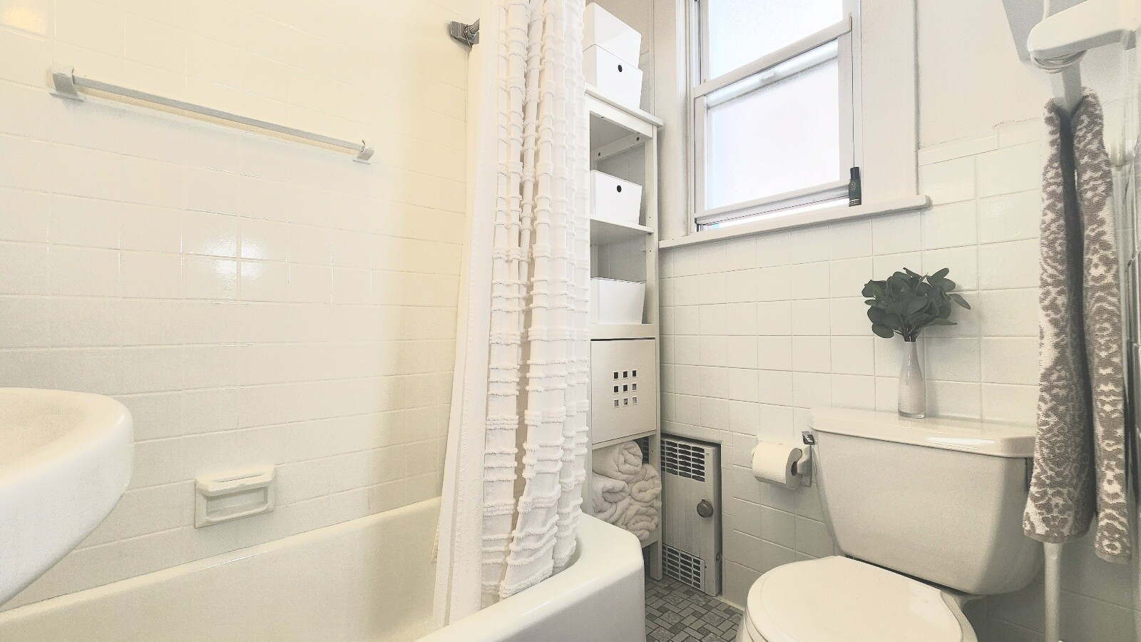 Modern White - 11 Banta Ave