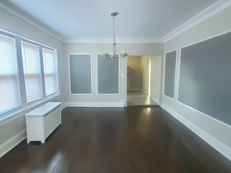 Building Photo - 8028 S Phillips Ave