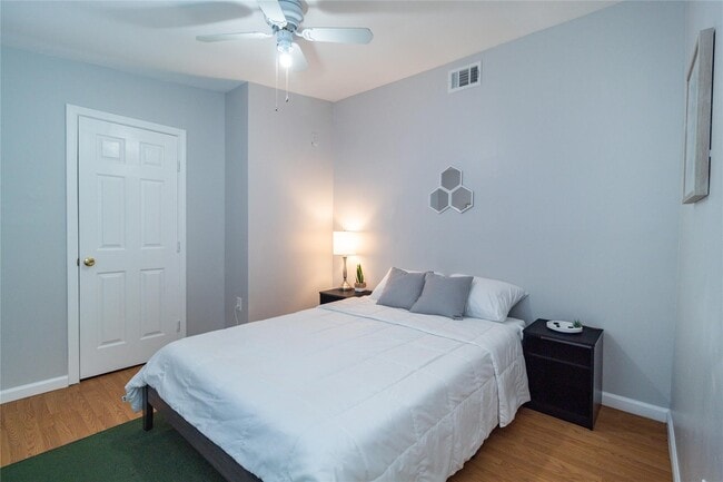 Building Photo - 13414 Creek Springs Dr