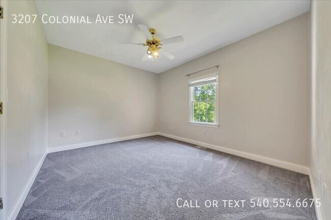 Building Photo - 3207 Colonial Ave SW