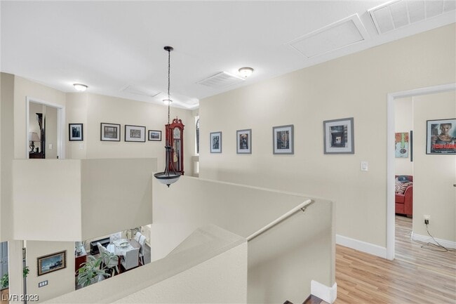 Building Photo - 3824 Sunking St