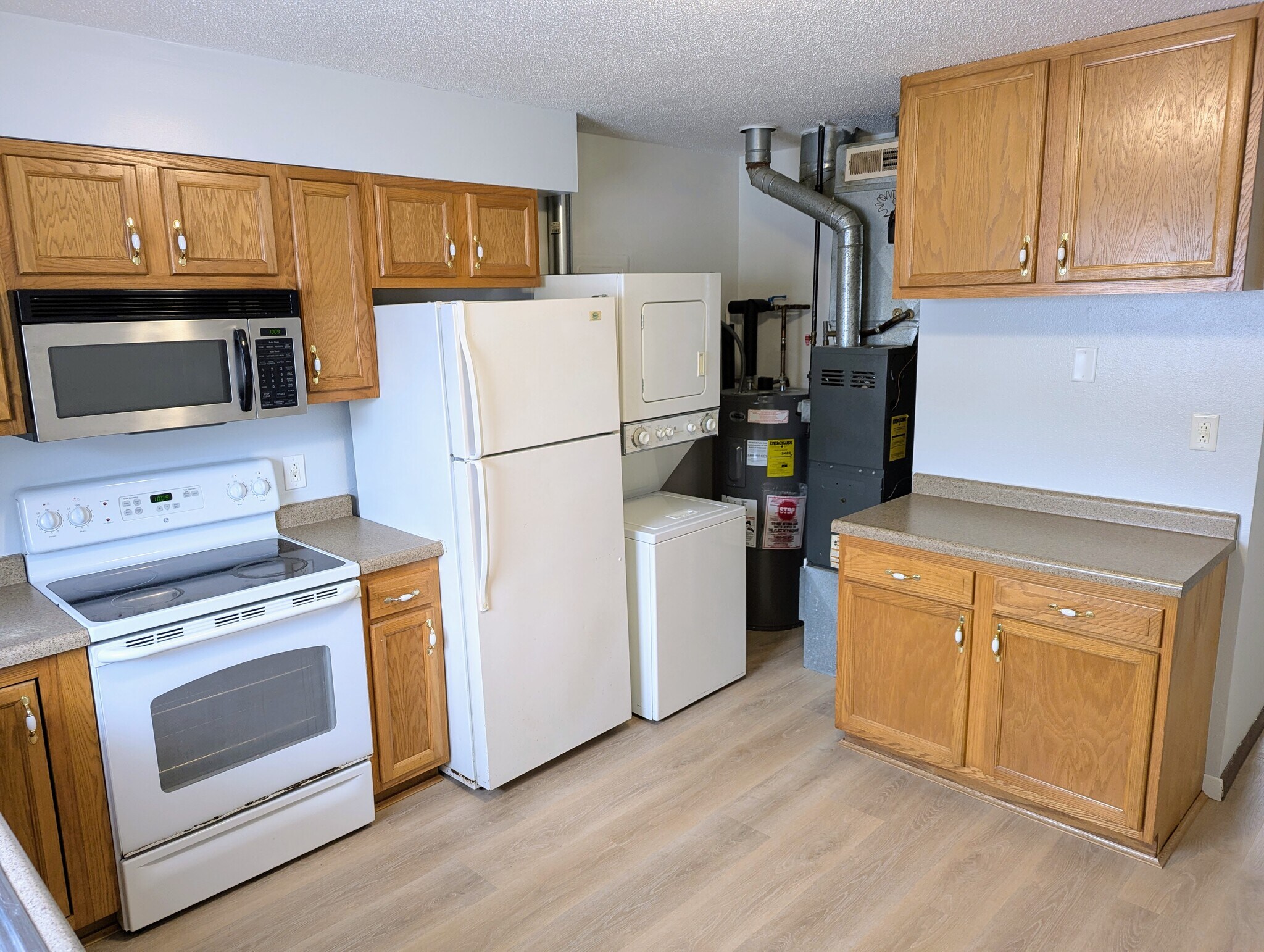 Building Photo - 182 3rd Ave