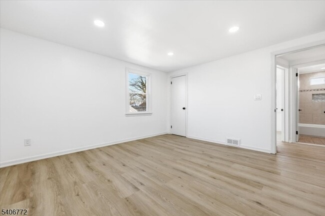 Building Photo - 88 Mitchell St