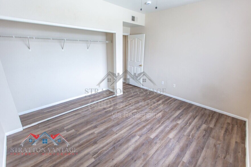 Building Photo - 16013 S Desert Foothills Pkwy