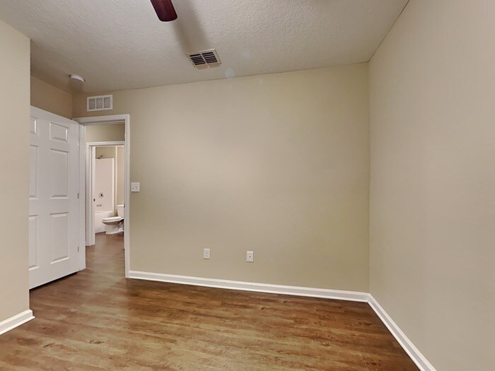 Building Photo - 5236 Walkers Ridge Dr