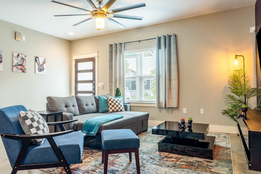 Building Photo - 3000 Neal St