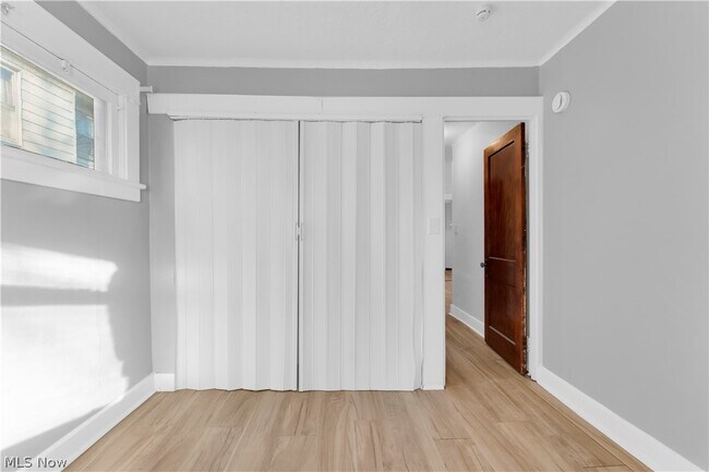 Building Photo - 1145 E 167th St