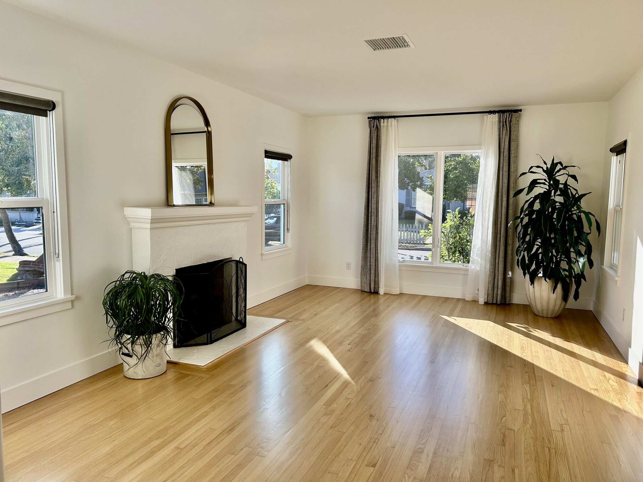 Building Photo - 4565 Estrella Ave