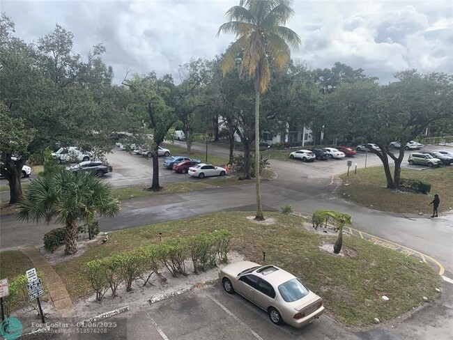 Building Photo - 3301 Spanish Moss Terrace