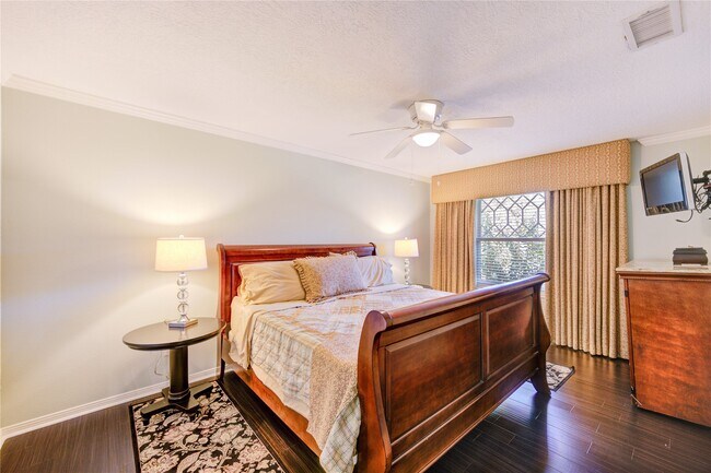 Building Photo - 22526 Cove Hollow Dr