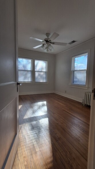 Building Photo - 417 E Meyer Blvd