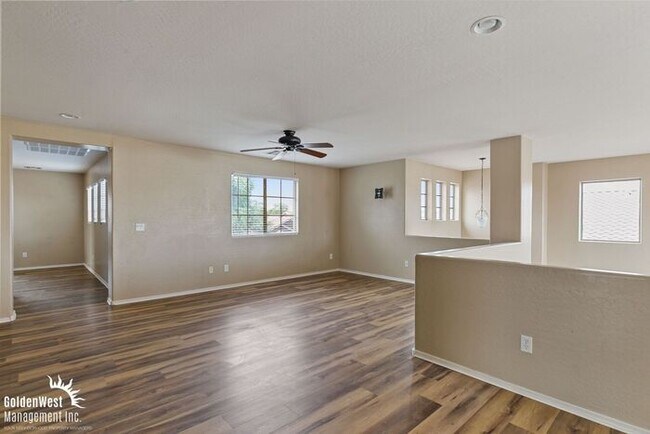 Building Photo - Beautiful 3Bdm 3Ba Home with Loft in Prime Surprise!