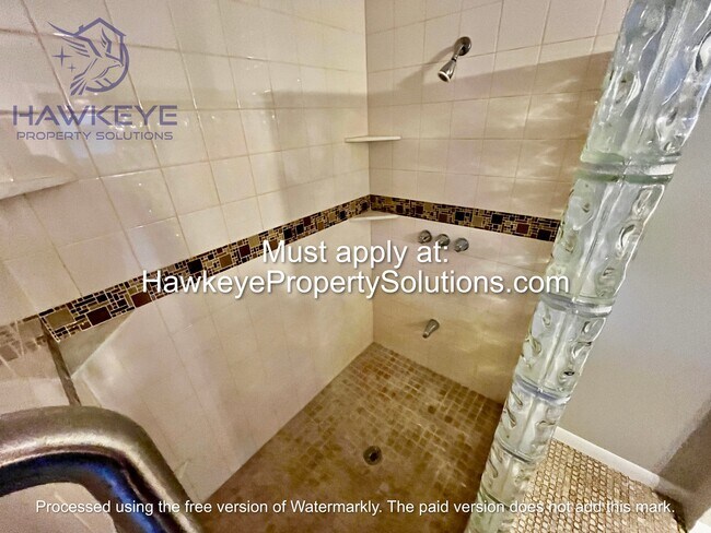 Building Photo - 3205 Carleton Cir W
