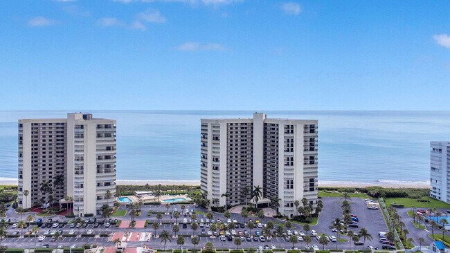Building Photo - 9550 S Ocean Dr