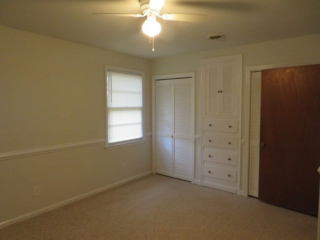 Building Photo - 7300 Claiborne Rd