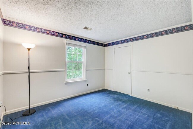 Building Photo - 5 Portland Ct