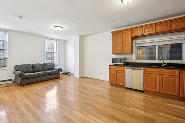 Building Photo - 66 Chestnut Ave