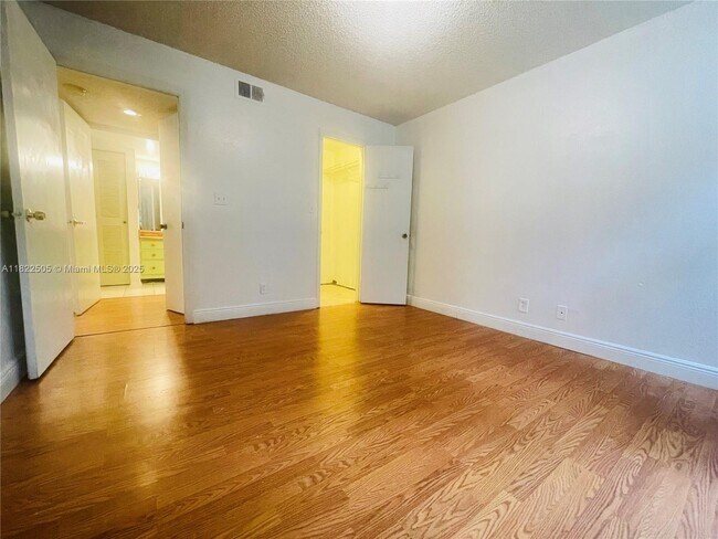 Building Photo - 2736 S University Dr