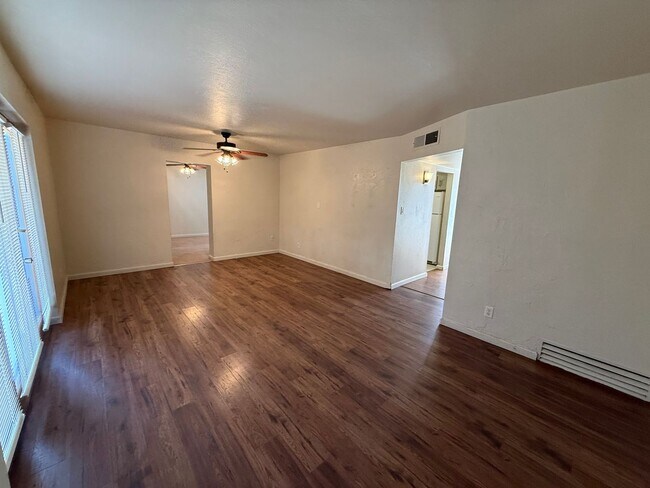 Building Photo - COUNTRY CLUB ESTATES 3 Bedroom Home available for Rent!