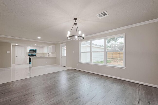 Building Photo - 203 Sevenhampton Ln