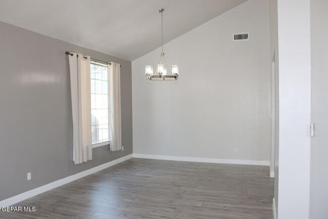 Building Photo - 12225 Rathmore Dr
