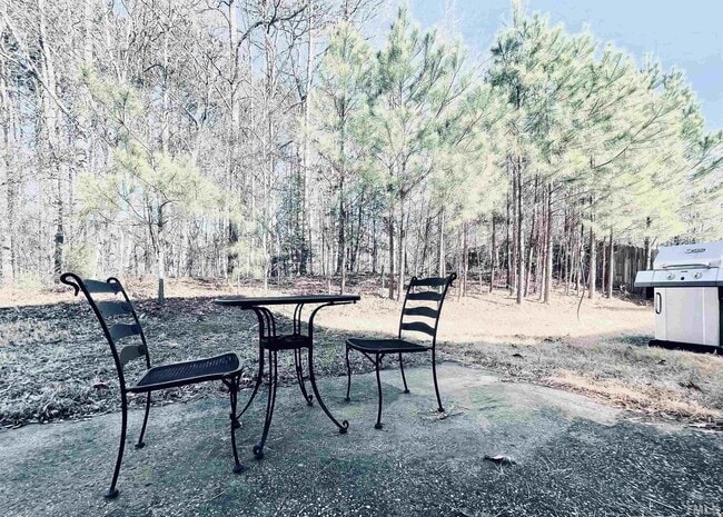 Building Photo - Comfortable 3BD, 2.5BA Raleigh Home with a 1-Car Attached Garage in an HOA Community with Amenities