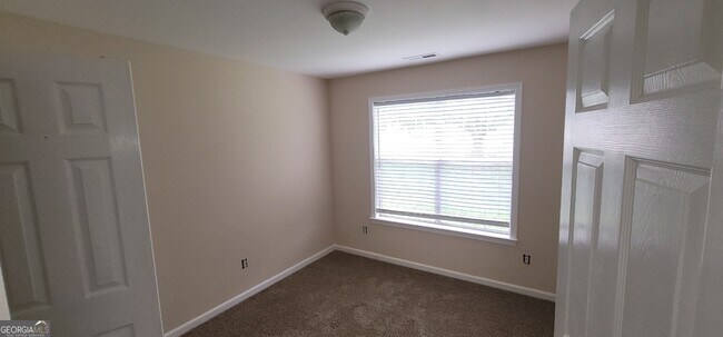 Building Photo - 10944 Knotty Pine Pl