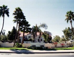 Building Photo - 1905 E University Dr