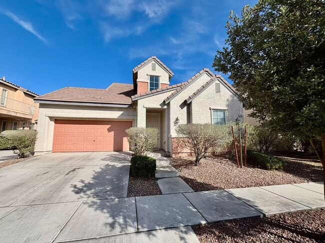 Building Photo - 2376 Summer Home St