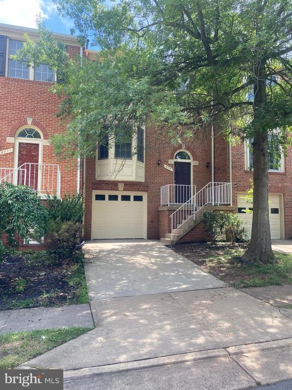 Building Photo - 5713 Wood Creek Ln
