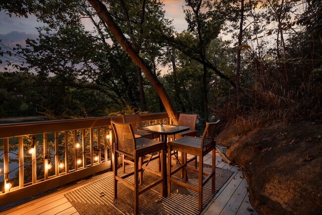 Building Photo - 730 Bennys Bch Rd