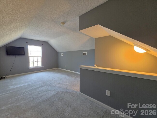 Building Photo - 8417 Appledale Dr