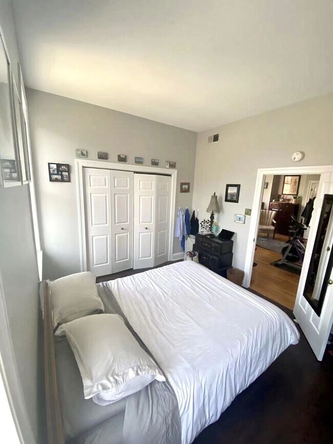 Building Photo - Beautiful 1-Bedroom Apartment in Fairmount...