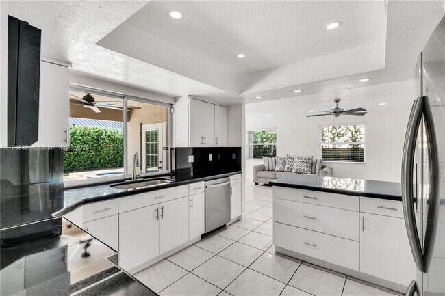 Building Photo - 8482 NW 166th Terrace