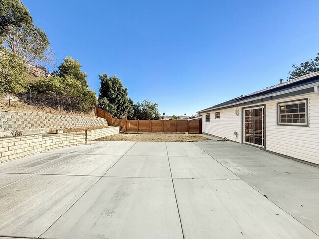 Building Photo - 13537 Carriage Rd