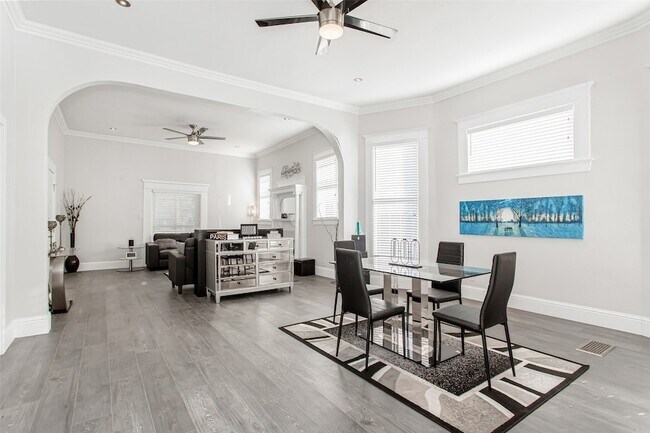 Building Photo - 4719 Junius St