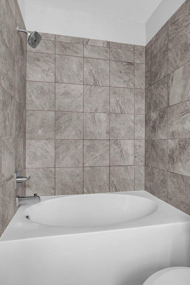 Building Photo - 300 Kara Ln