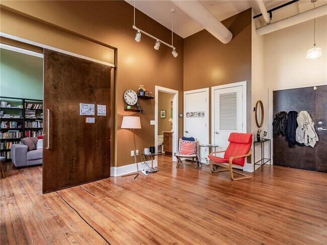 Building Photo - 978 North Avenue NE