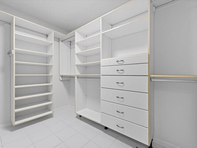 Building Photo - 4900 N Ocean Blvd