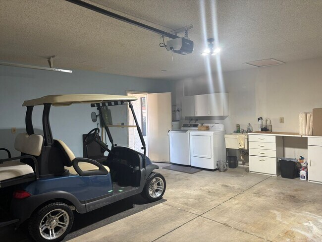 Building Photo - Discover comfortable seasonal living in Mesa, AZ with this well-appointed furnished & updated 2-b...