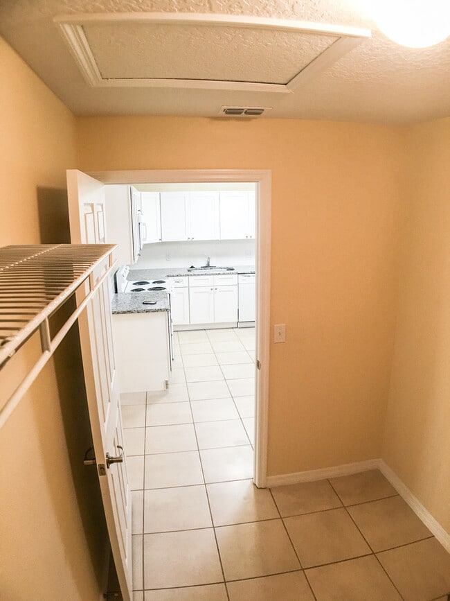 Building Photo - Three bedroom and two bathroom duplex -Poinciana