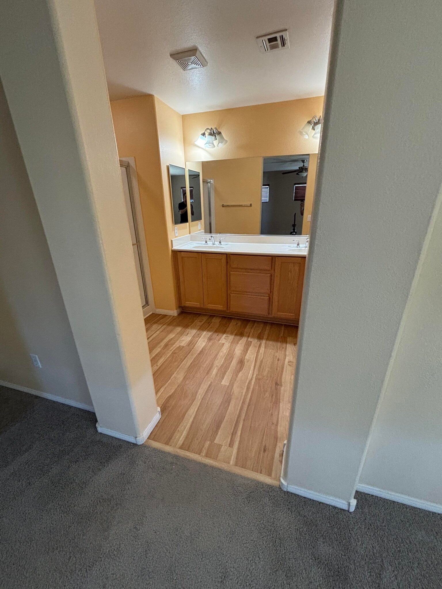 master bathroom - 11372 Colinward Ave