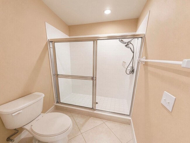 Building Photo - Peaceful Preserve-View Condo in Gated Blue Heron