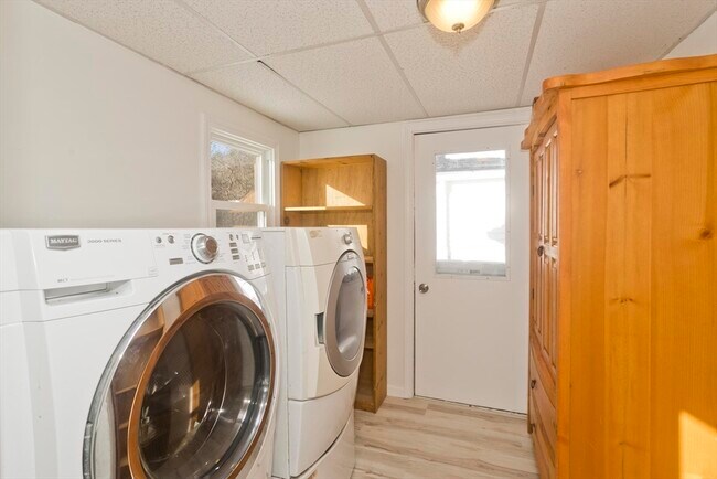 Building Photo - 16 Knightville Dam Road